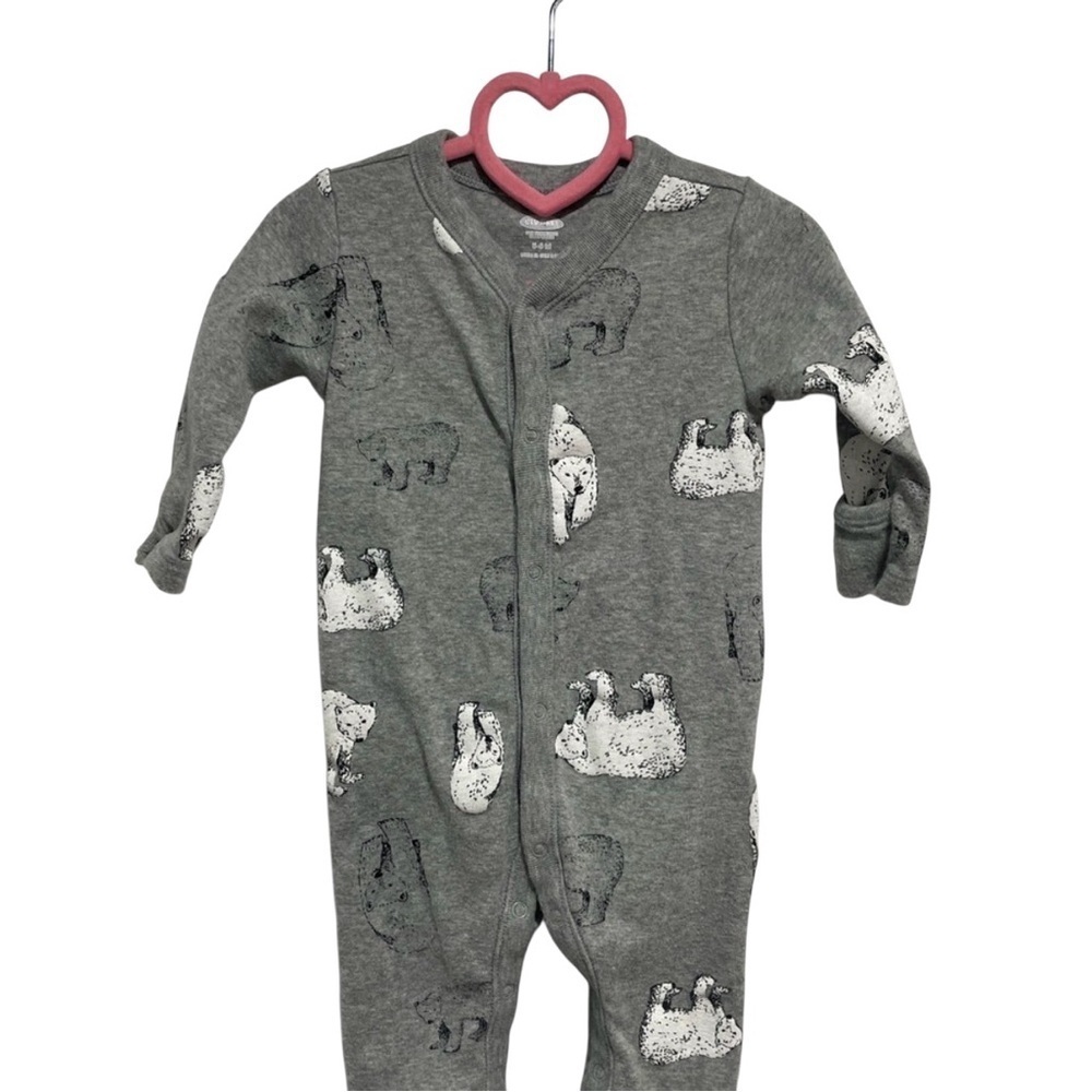 7/$20 Old Navy Gray Polar Bear Footie Sleeper Long Sleeve Snaps